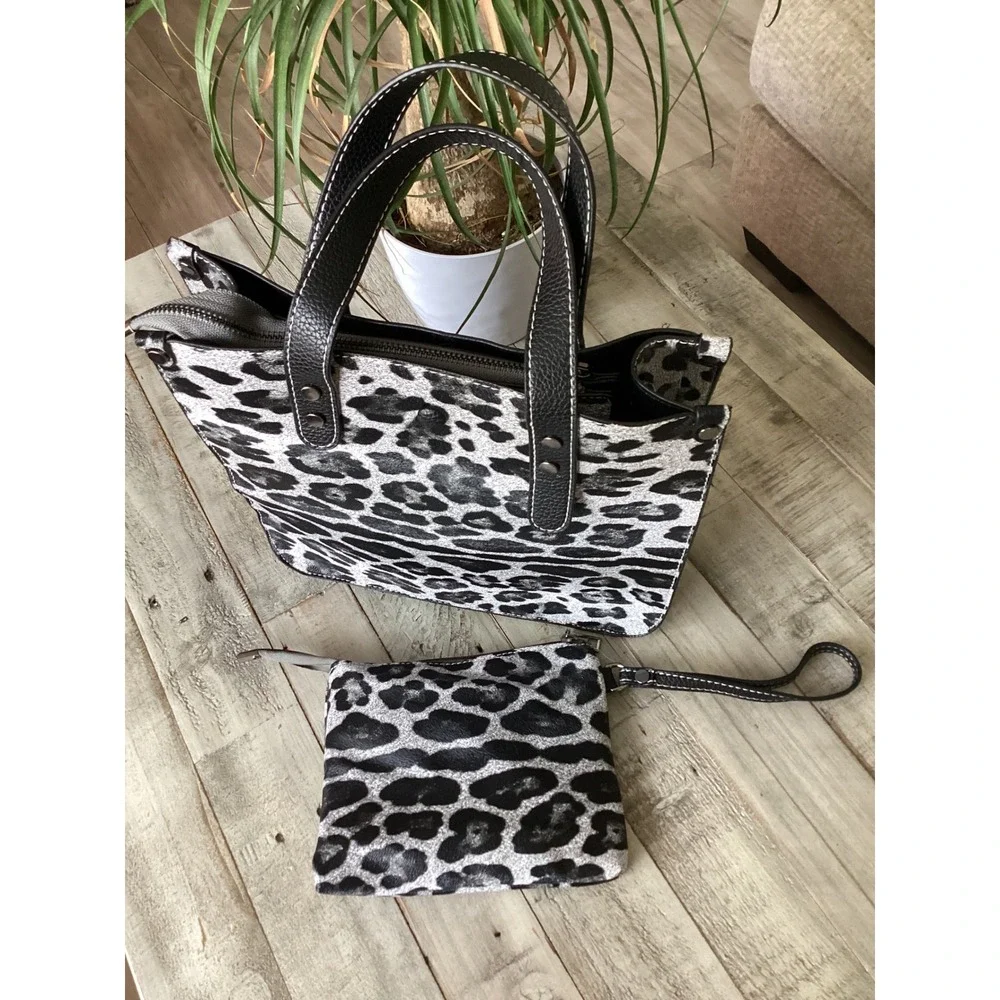Modern+Chic Leopard Print Tote Bag and Wristlet Set Black WhiteGrey Animal Print